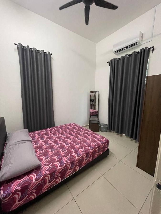 Bungalow Homestay Jasin Malacca エクステリア 写真